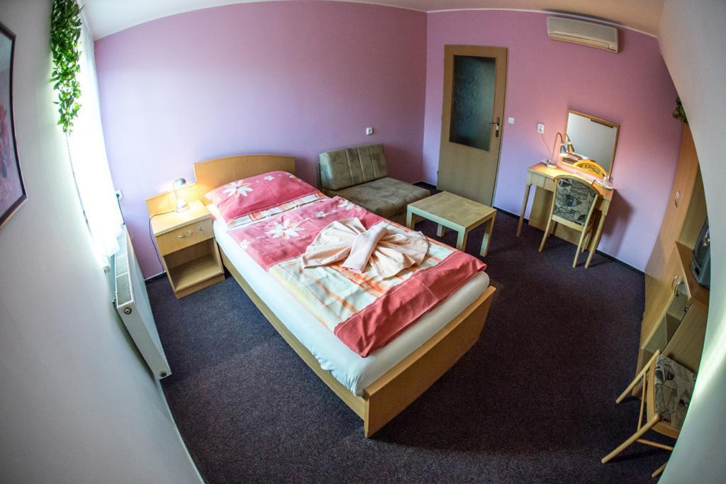 Hotel Na Jizni Prerov Room photo